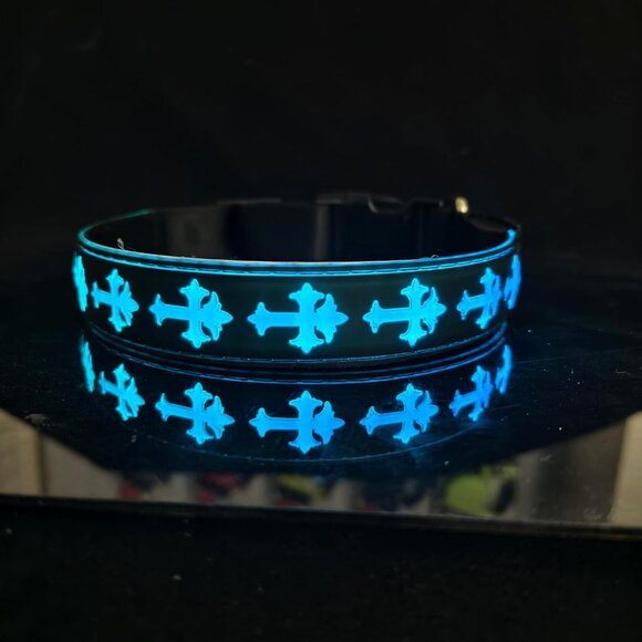 DOGLED Flashing LED Dog Collar Small Black 3D Cross Fits 11.8-15.7" Neck NEW - Picture 6 of 6
